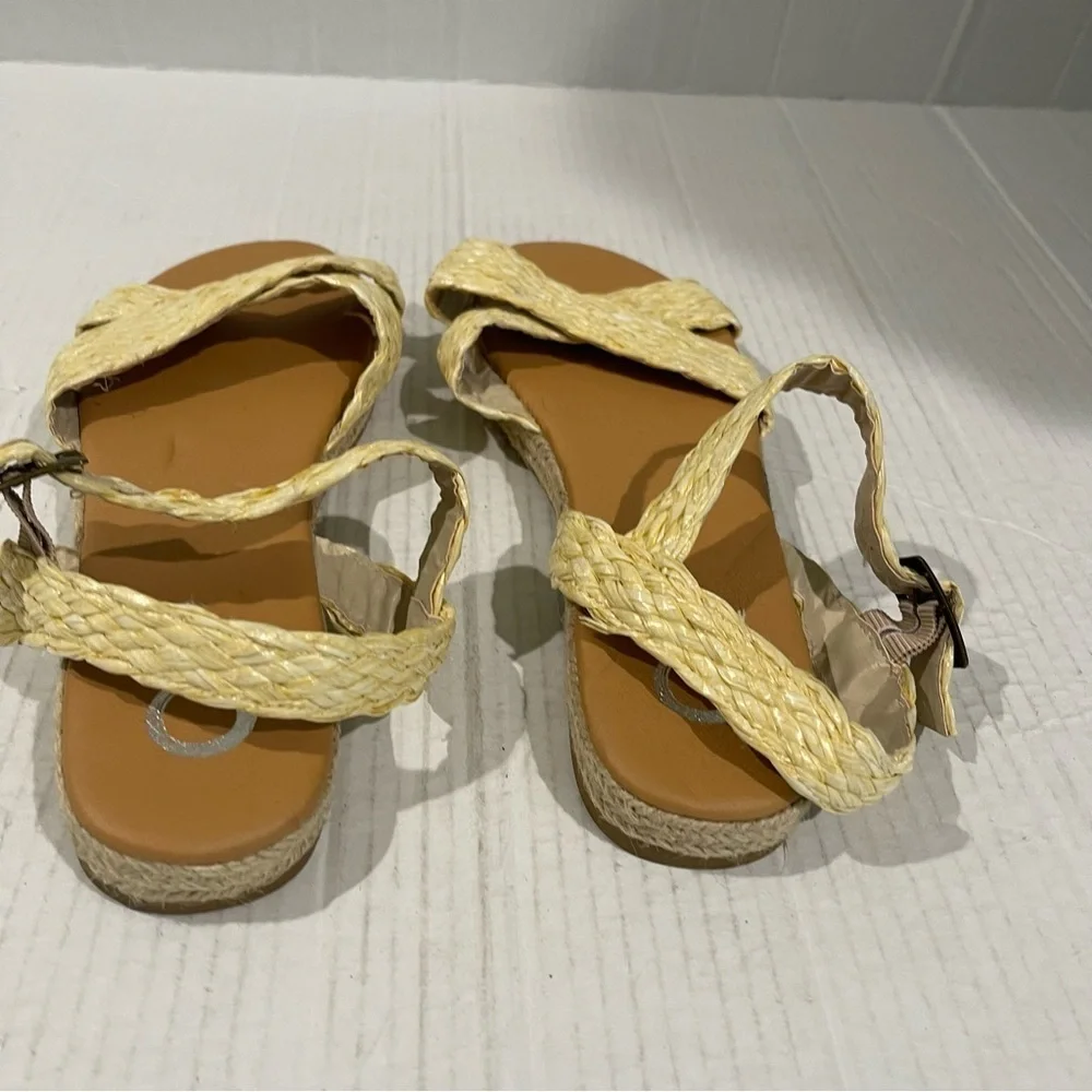 Journee Collection Cream Sandals Size 10
